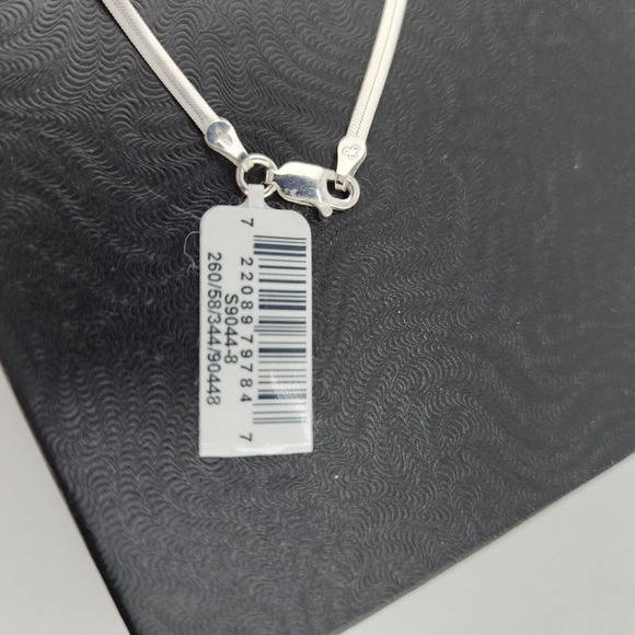 Sterling Silver Herringbone Flat 8" Bracelet - Picture 3 of 4